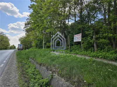 Suceava, Draguseni, teren cu casa batraneasca,   langa troita - Draguseni