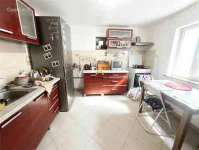 Casa de vanzare Ploiesti – Zona Sala Sporturilor | Complet renovata si consolidata în 2024 | Garaj | 99.000 Euro - Ploiesti