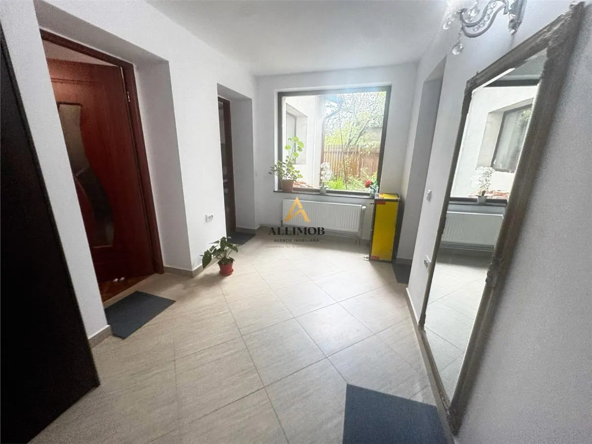 Casa de vanzare Ploiesti – Zona Sala Sporturilor | Complet renovata si consolidata în 2024 | Garaj | 99.000 Euro - foto 7