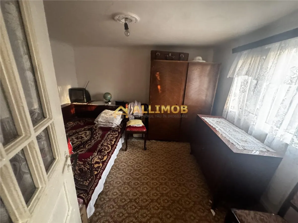 Casa batraneasca si teren 758 mp in Negoiesti. - foto 10