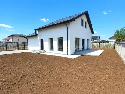 Casa individuala  -  Prelungirea Ghencea -  Margelelor - 189.000 Euro + TVA -  dormitor pe parter -    Comision 0 ! - Bucuresti