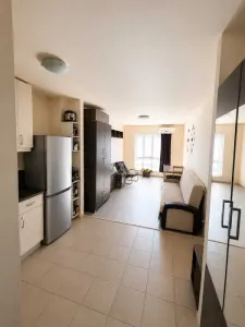 Apartament de închiriat â€“ Etaj 6/8, zona Flora, garaj pentru depozitare - Iasi