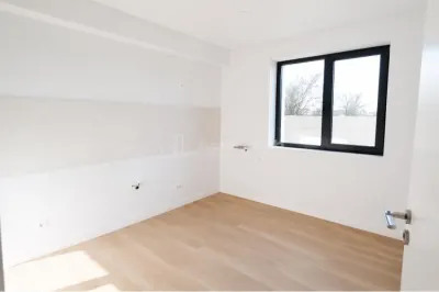 Casa- Vila -  soseaua Bucuresti - Magurele -Carrefour(fosta Cora)-  240 mp teren - 218000E-  tva inclus - COMISION 0! - foto 4