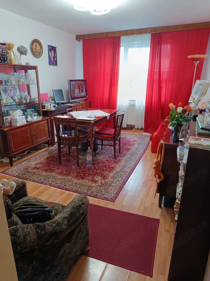 Apartament 3 camere etaj intermediar, Calea Bucuresti,114500 Euro - Brasov