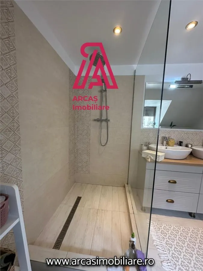 Casa individuala de vanzare cu 5 camere  zona Sub Arini! - foto 16