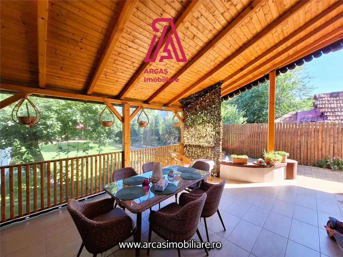 Casa individuala de vanzare cu 5 camere  zona Sub Arini! - foto 17