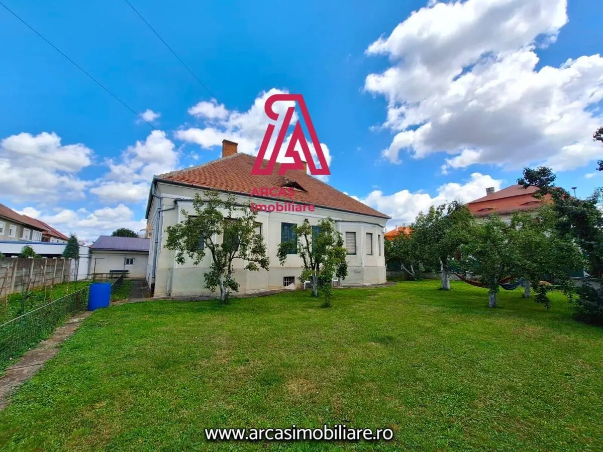 Vila de vanzare cu teren 1.000 mp  -Parc Sub Arini - foto 1