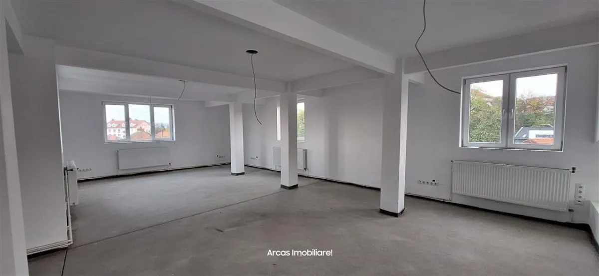 Cladire comerciala de vanzare 1000 mp! - foto 2