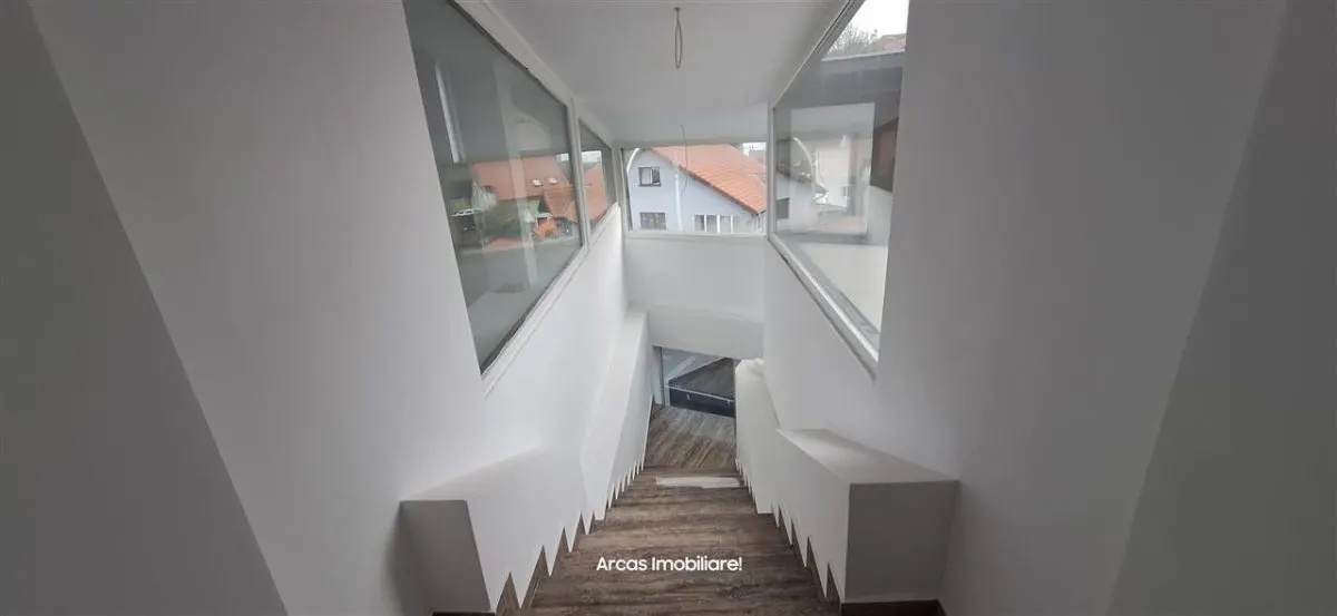 Cladire comerciala de vanzare 1000 mp! - foto 13