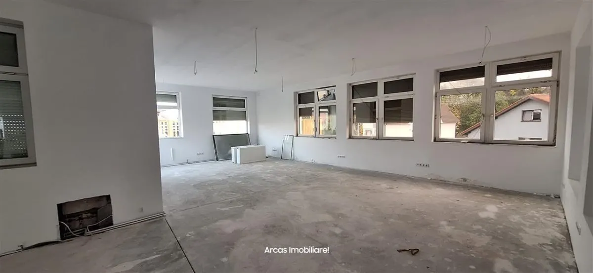 Cladire comerciala de vanzare 1000 mp! - foto 17