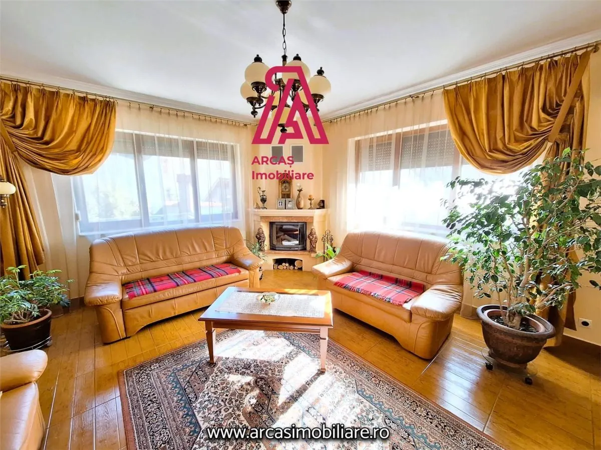 Casa de vanzare 6 camere, teren 469 mp Ultracentral! - foto 1