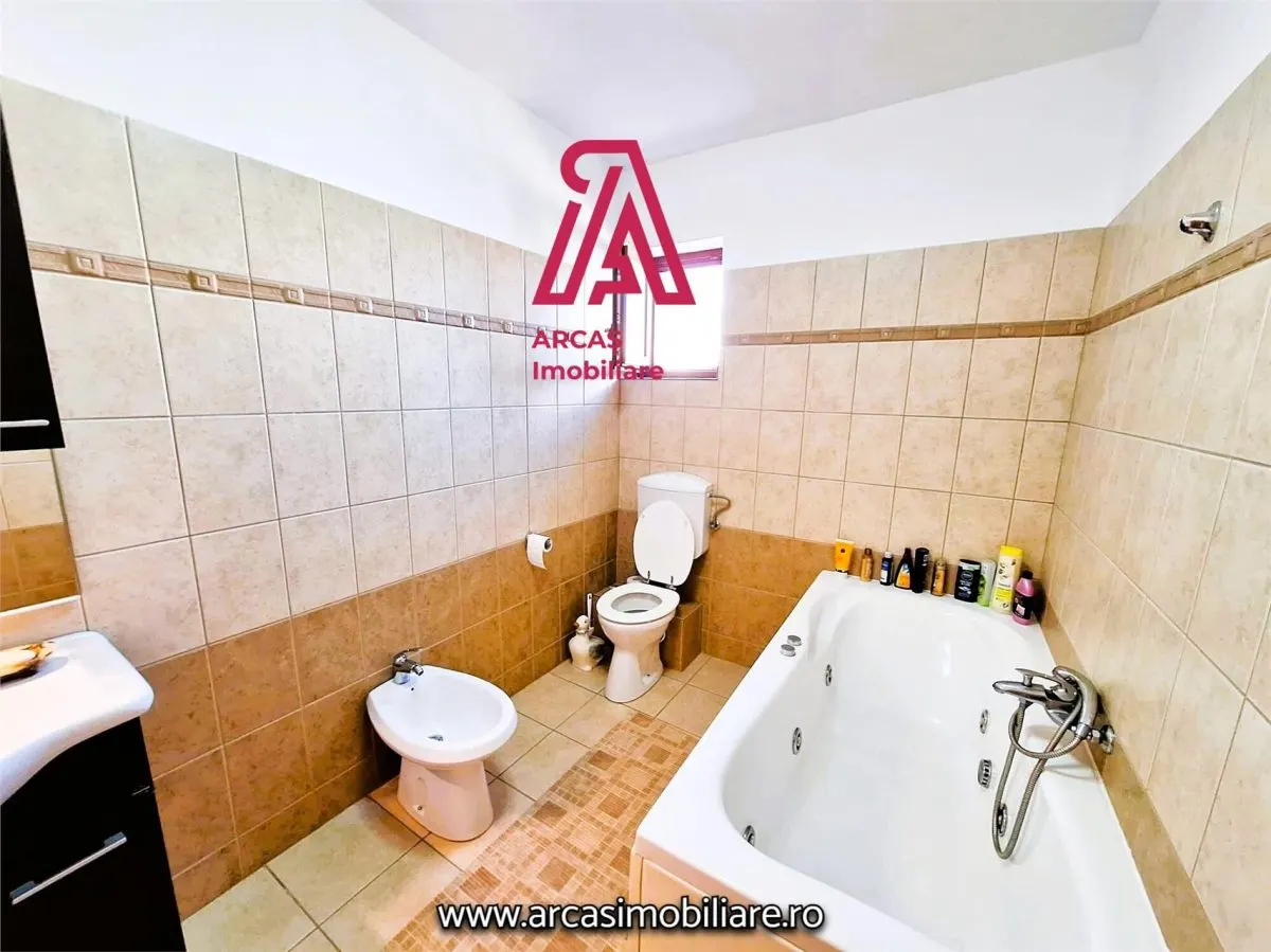 Casa de vanzare 6 camere, teren 469 mp Ultracentral! - foto 13