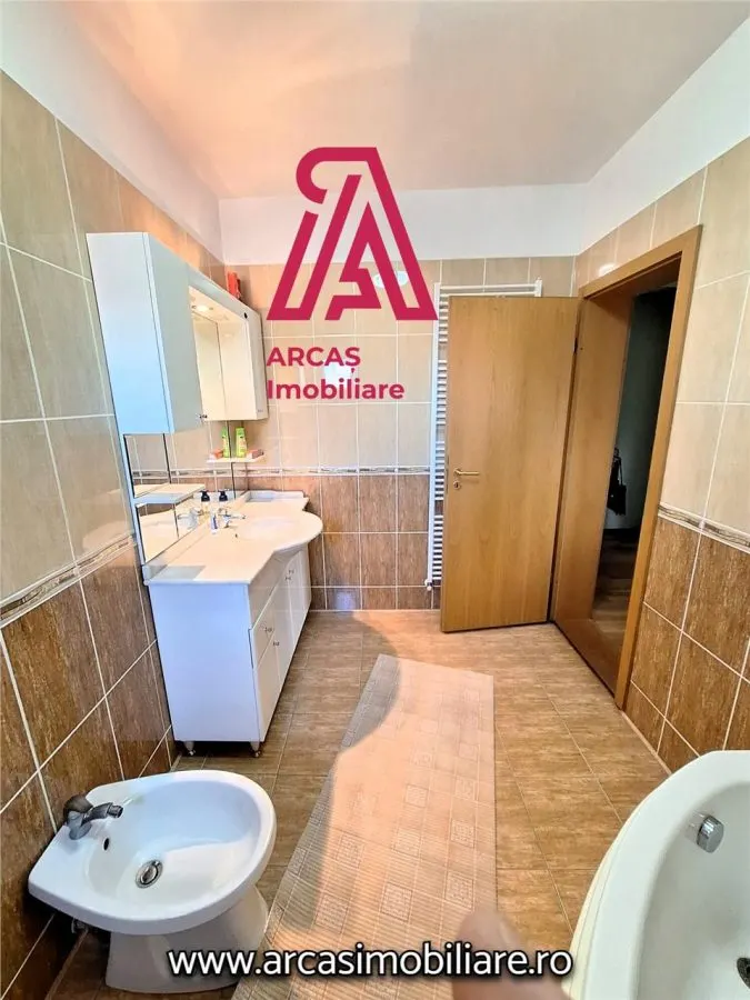 Casa de vanzare 6 camere, teren 469 mp Ultracentral! - foto 16