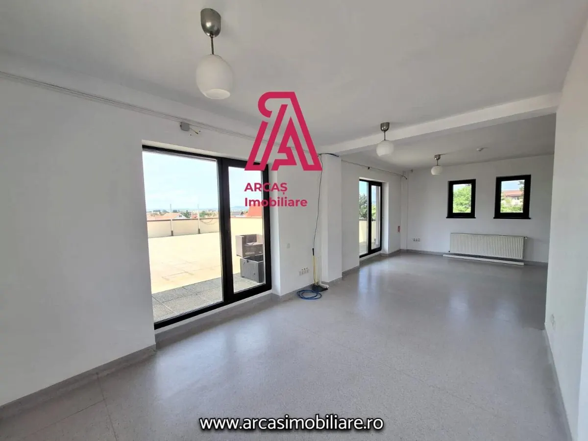 Imobil comercial  de vanzare P+2E+ET -950 mp utili! - foto 7