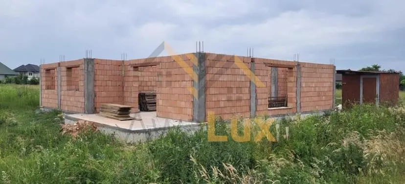 Casa la rosu de vânzare in Mocira - foto 8