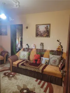 Apartament 3 camere nedecomandate, zona Cora - Bacau
