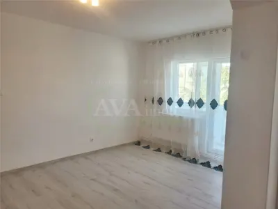 Apartament 2 camere decomandate, zona Ura - Bacau