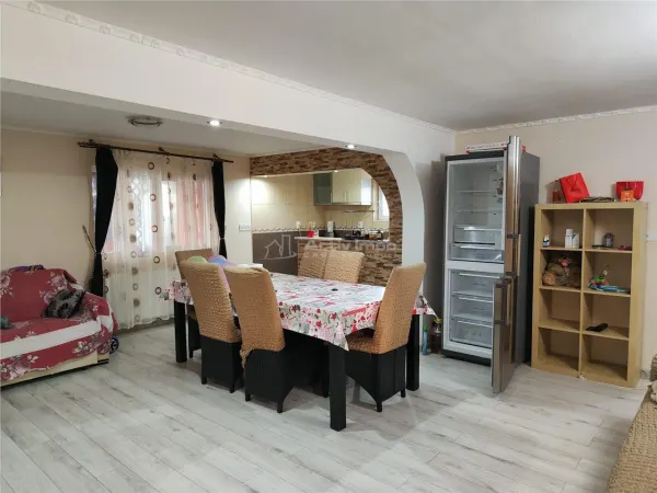Casă 4 camere Lipanesti - poza 1
