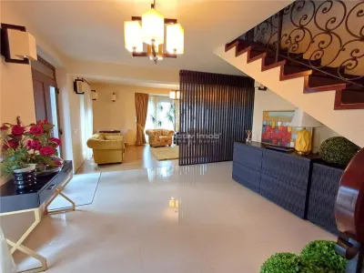 Casa  de lux  de vanzare in Sura Mare - Sura Mare