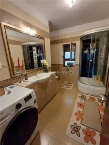 Casa  de lux  de vanzare in Sura Mare - foto 5