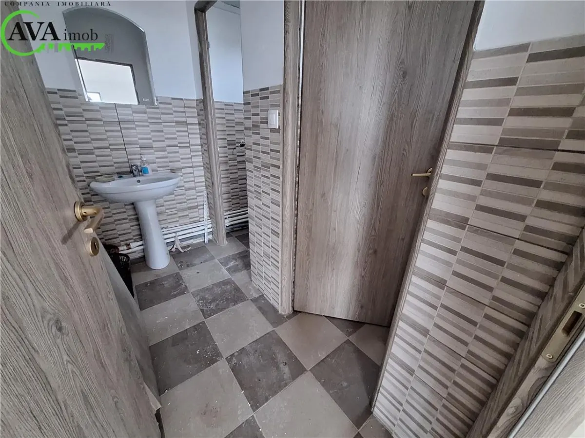 Spatii de birouri 320 mp (160 mp pe nivel)+hala de 600 mp, in Bacau - foto 6