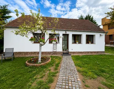 Antony Estate | Chirie Hilltop Cottage-Gheorghe Doja,Oradea - Oradea