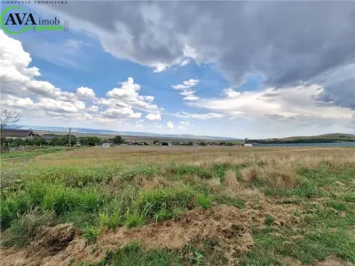 Teren intravilan 1800 mp, deschidere 18 ml, zona Sarata - Bacau