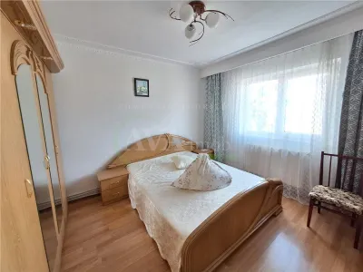 Apartament 3 camere decomandat , zona Nord-Bacau - Bacau