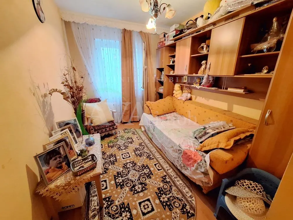 Apartament 3 camere semidecomandat zona Bazinul de Innot - foto 4