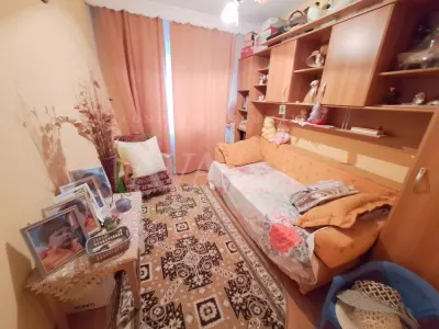 Apartament 3 camere semidecomandat zona Bazinul de Innot - foto 5