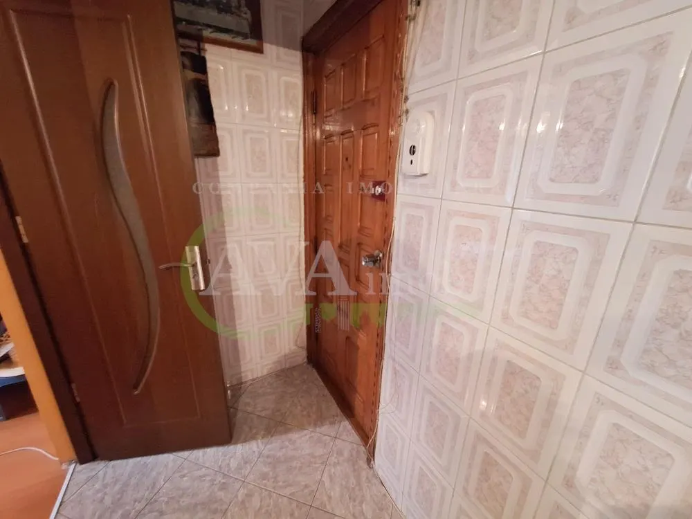 Apartament 3 camere semidecomandat zona Bazinul de Innot - foto 9