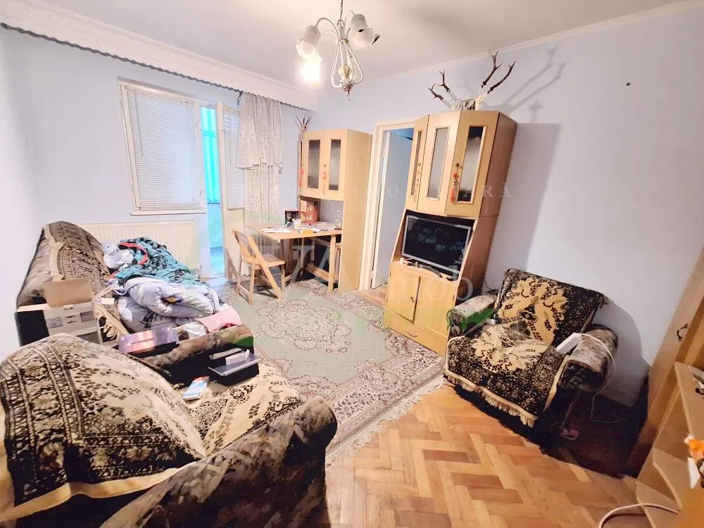 Apartament 2 camere , etaj 1,cu centrala, zona Narcisa - foto 1