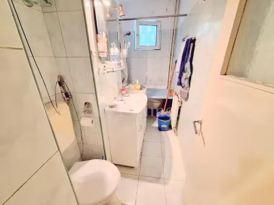 Apartament 2 camere , etaj 1,cu centrala, zona Narcisa - foto 6