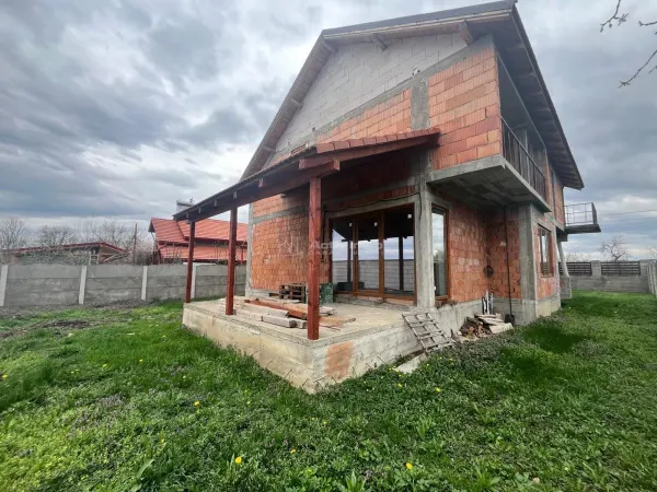 Casă 6 camere Costeiu - poza 2