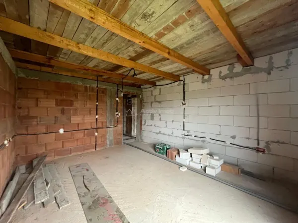 Casă 6 camere Costeiu - poza 25