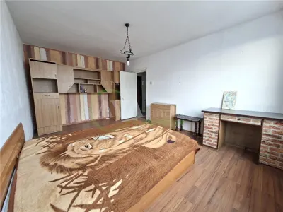 Apartament 2 camere decomandat , zona Orizont Cornisa - Bacau