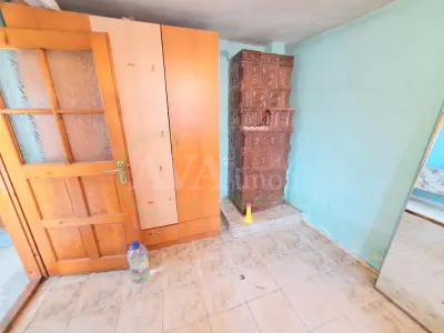 Teren 371 mp curti constructii+casa 5 camere si anexe, zona Izvoare - foto 4
