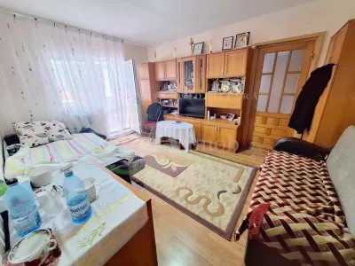 Apartament 2 camere semidecomandat , zona Ura - Bacau