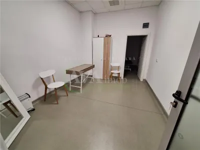 Spații moderne de închiriat – zona Tic Tac, etaj 1 - foto 2