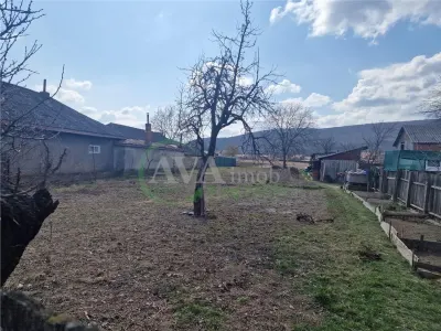 Teren intravilan 2000 mp, deschidere 15,8 ml, zona Hemeius - foto 2