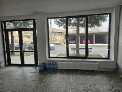Spatiu comercial de inchiriat 110 mp Central Fieni - foto 3