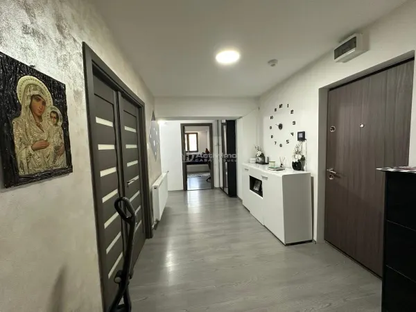 Apartament 3 camere Reșița - poza 17