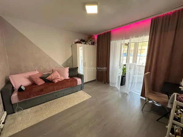 Apartament 3 camere Reșița - poza 3