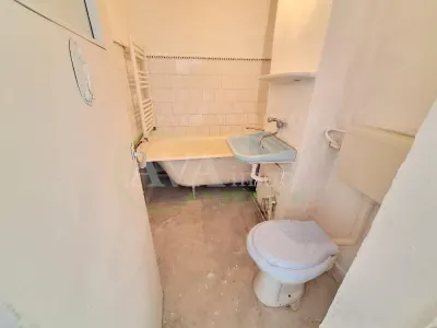 Apartament 2 semidecomandate, cu centrala, zona Cora - foto 11