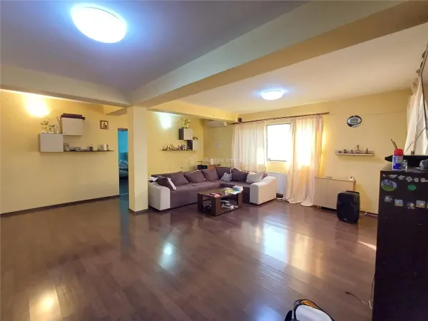 Casă 5 camere Domnești - poza 1