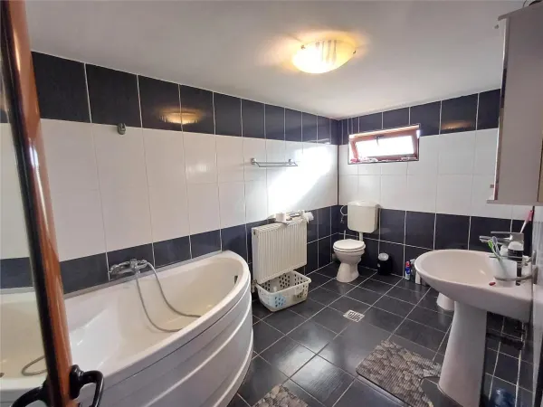 Casă 5 camere Domnești - poza 8