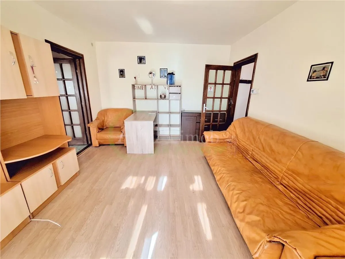Apartament 2 camere, mobilat si utilat, etaj 3 din 4, Bacau - foto 1