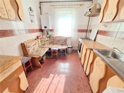 Apartament 2 camere, mobilat si utilat, etaj 3 din 4, Bacau - foto 2