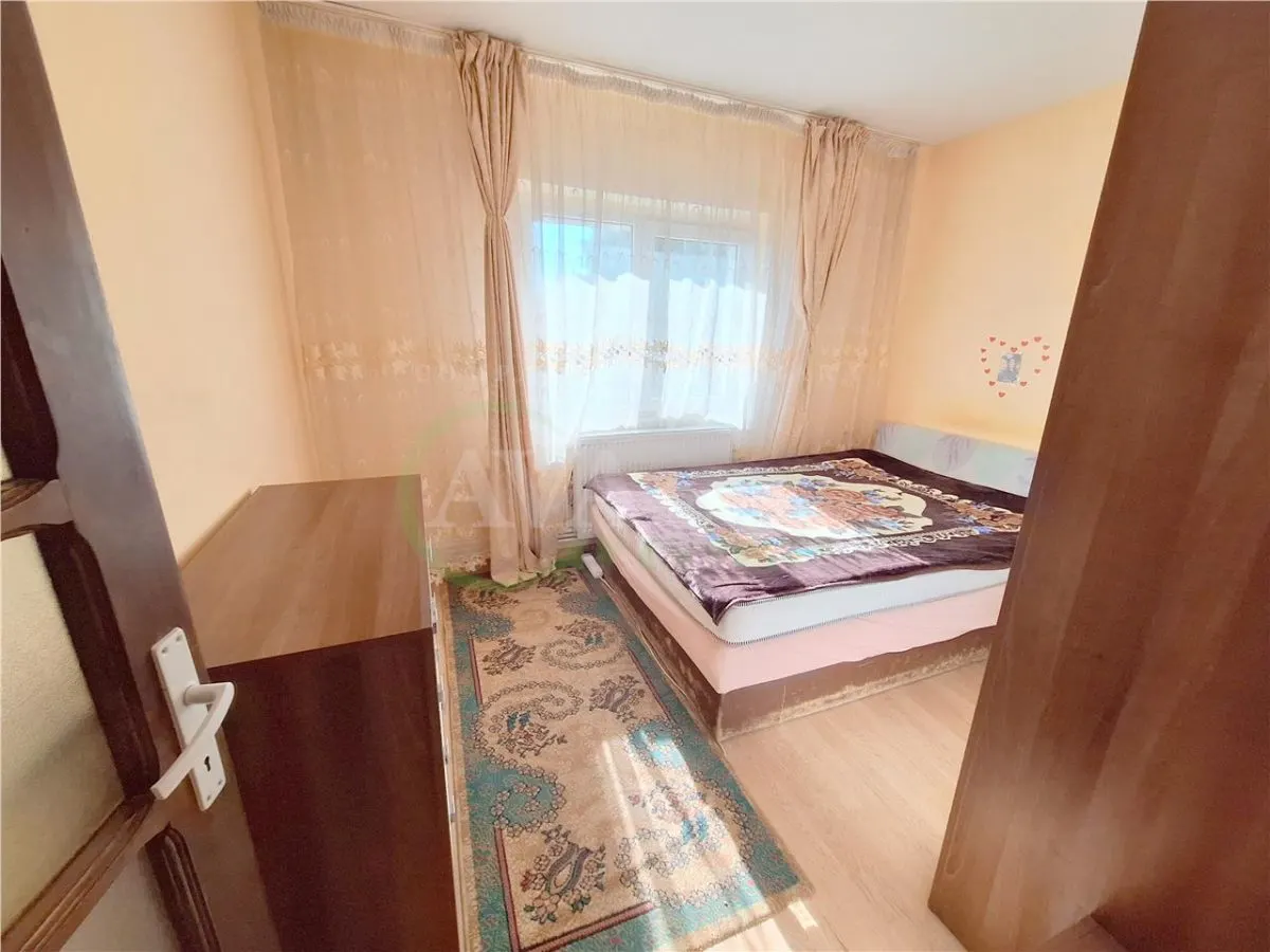 Apartament 2 camere, mobilat si utilat, etaj 3 din 4, Bacau - foto 4