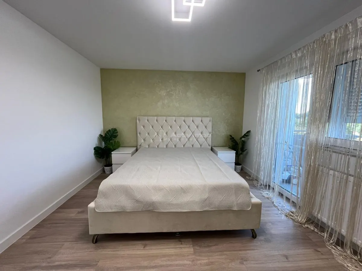Lugoj, Apartament De Lux La Cheie, 1 Cam.,  43 Mp. et 3, Malul Timișului Langa Gelaterie - foto 12